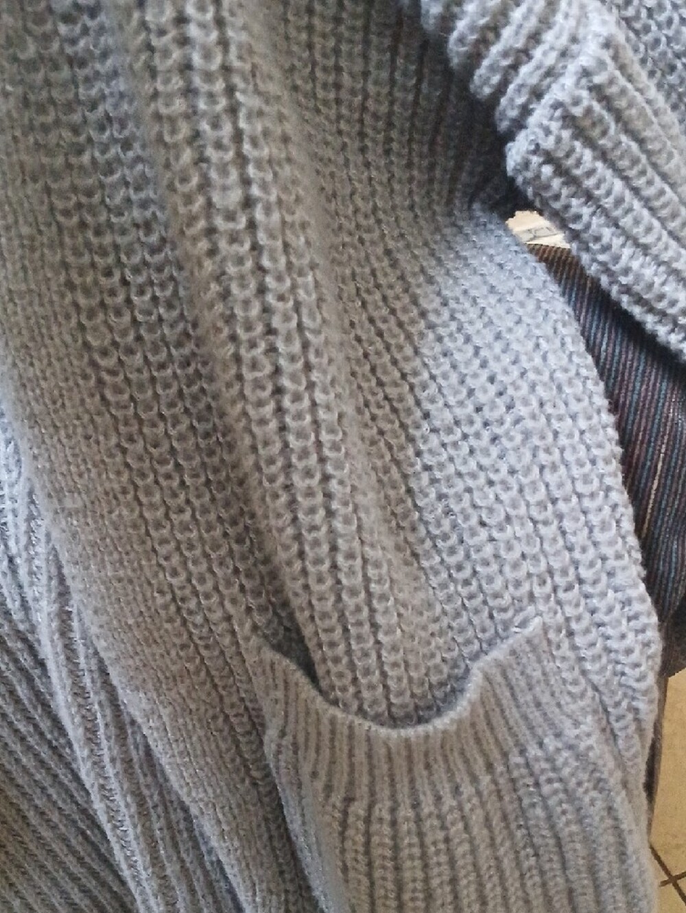 Cozy Ribbed Open-Front Cardigan in Light Gray - Picture 4 of 5